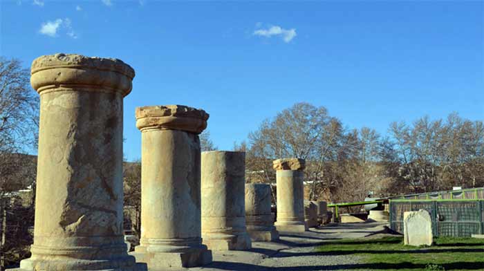 معبد آناهیتا